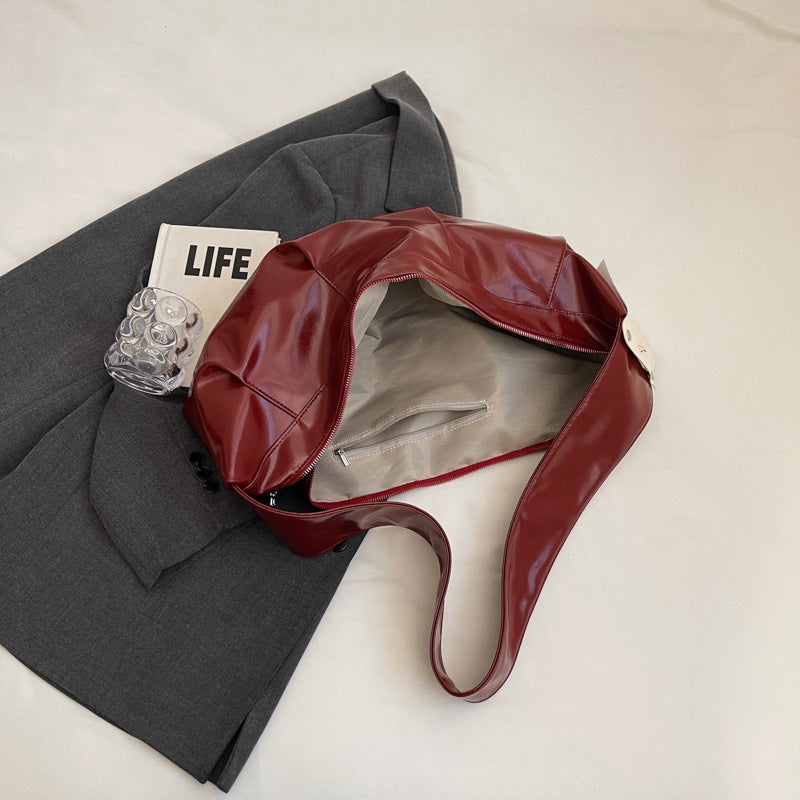 Wholesale Retro soft leather wrinkled large capacity horn wideband commuter shoulder bag