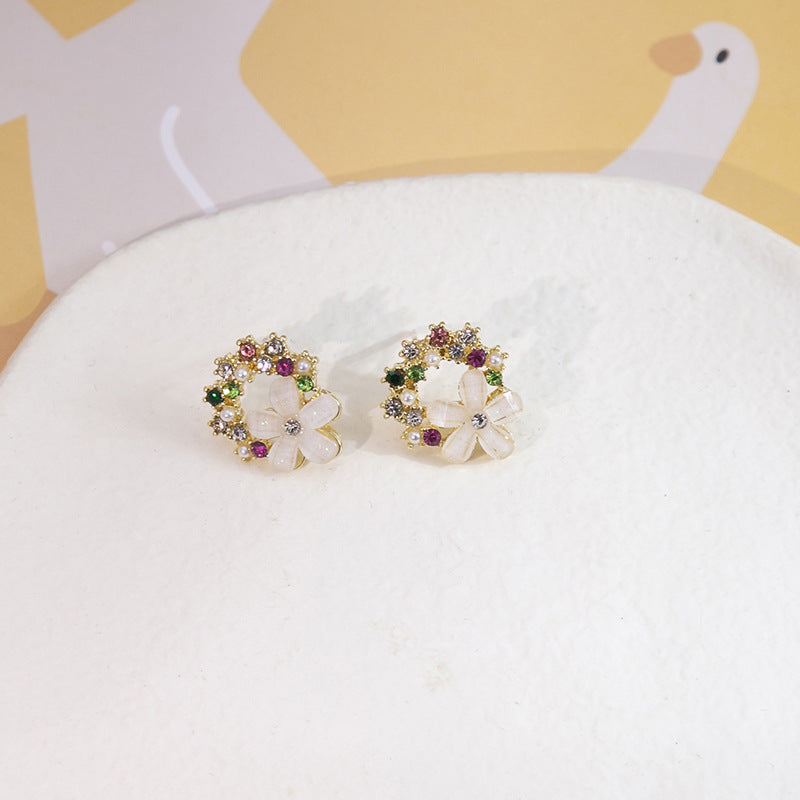 Wholesale Silver Pin Flower Diamond Alloy Earrings