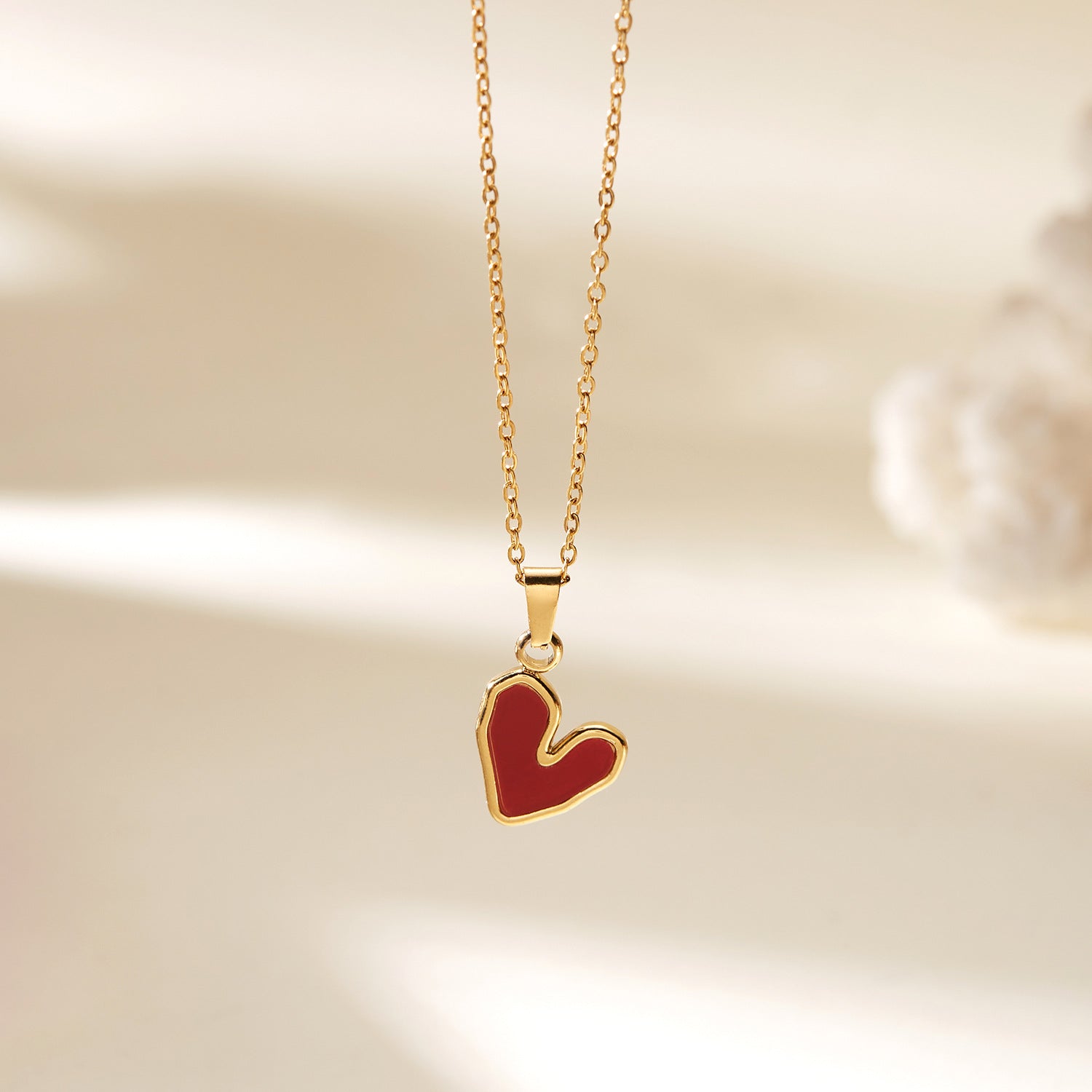 Wholesale Colorful heart-shaped stainless steel collarbone chain