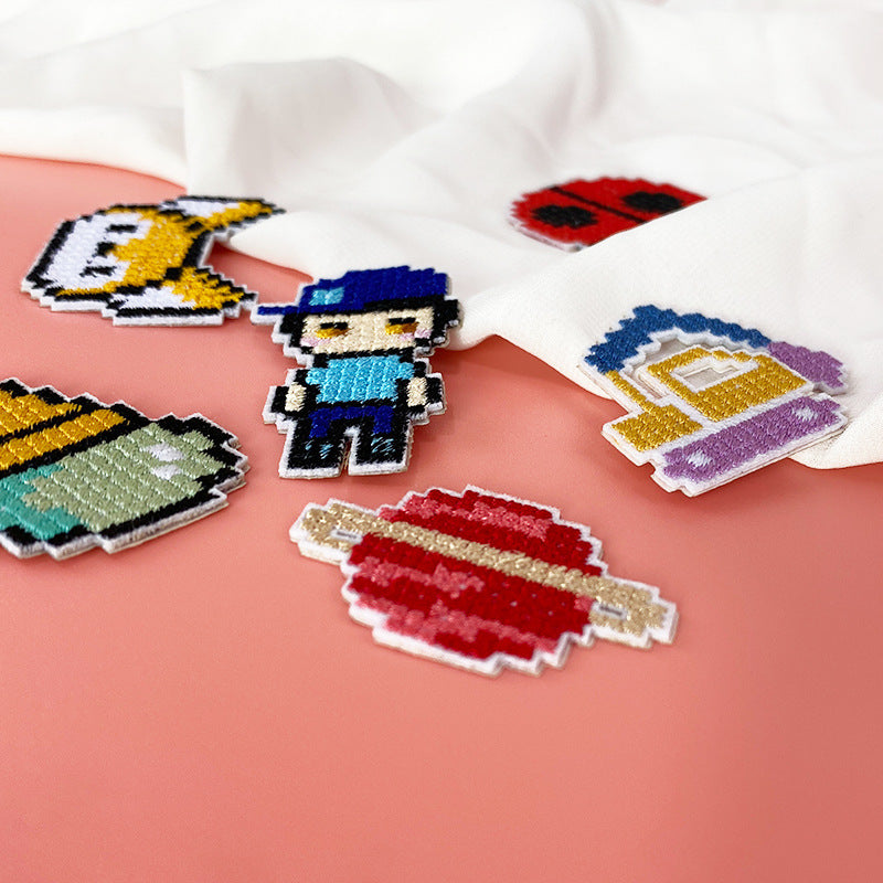 Wholesale Cartoon character embroidered patch frog cross  cloth patch