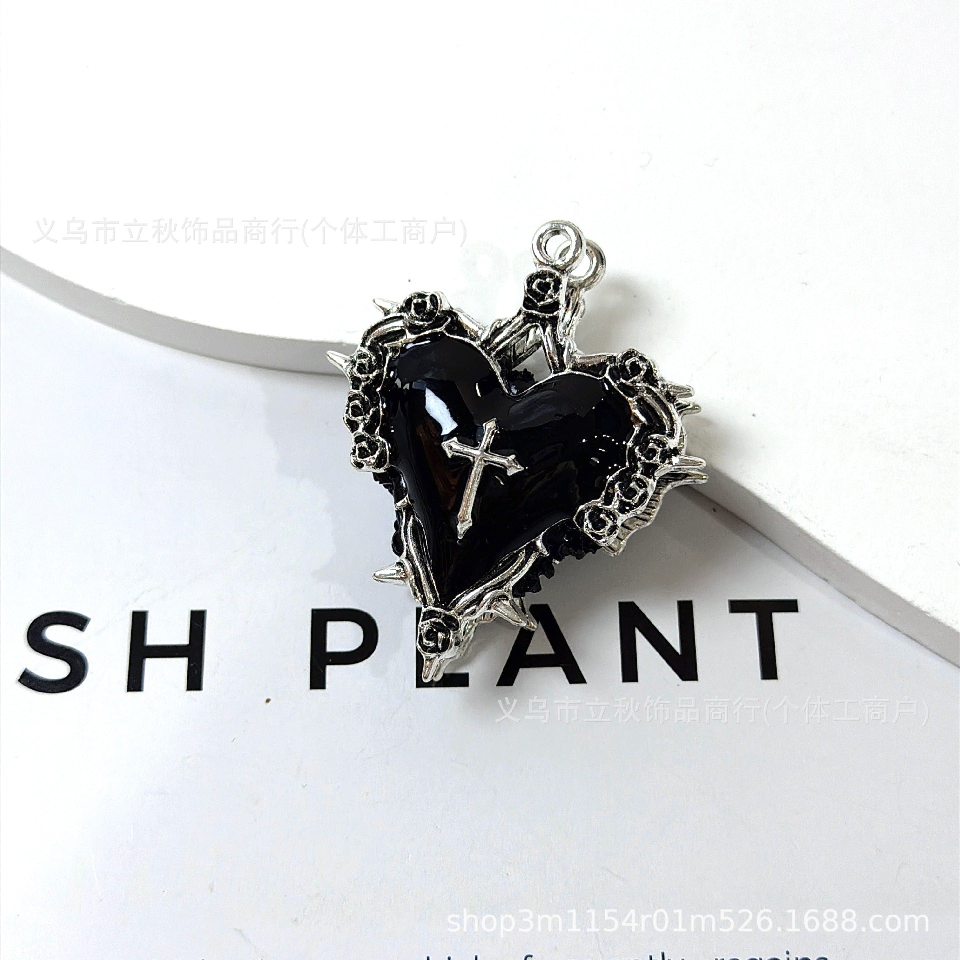 Wholesale  10pcs Dark Gothic Peach Heart y Mud Straight Hole Beads