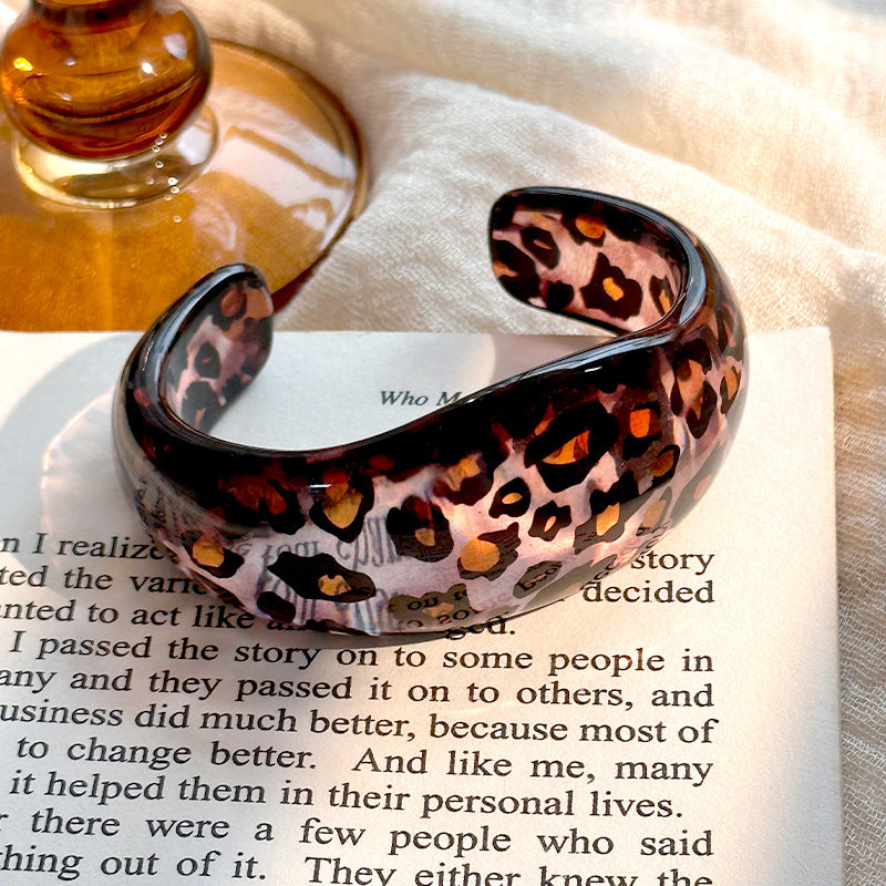 Wholesale 10pcs Bracelet C- shaped Simple Resin Bracelet Fashion Leopard Open Bracelet