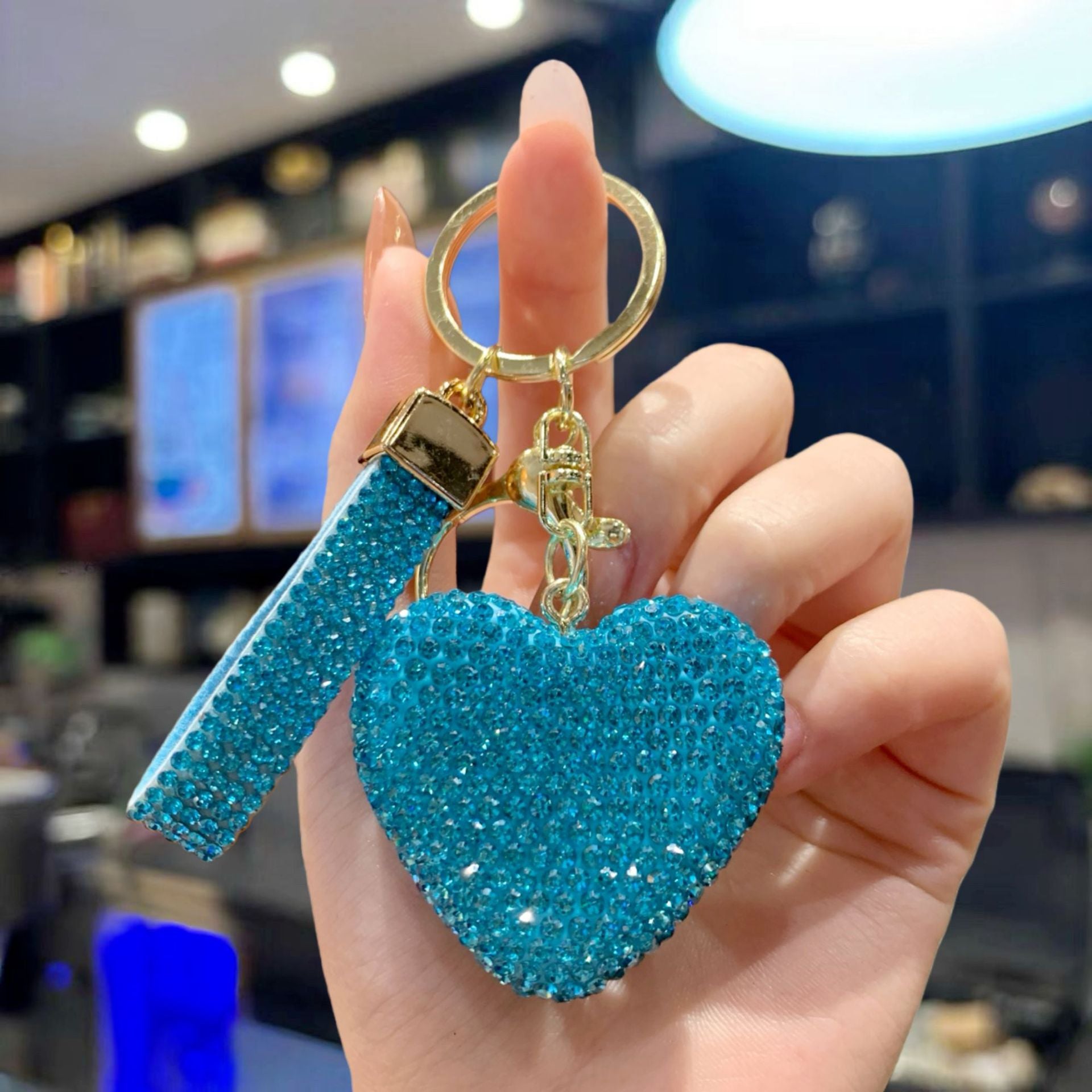 Wholesale Heart-shaped Keychain Full of Love and Diamonds
