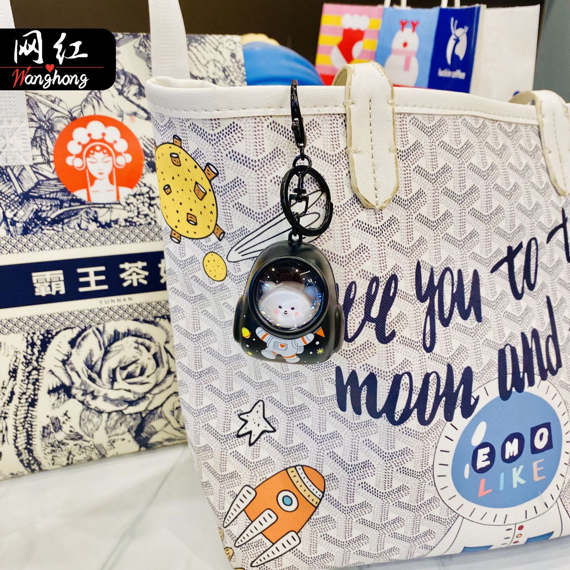 Wholesale Astronaut Teddy Bear Plastic Keychains for Illuminated Backpacks