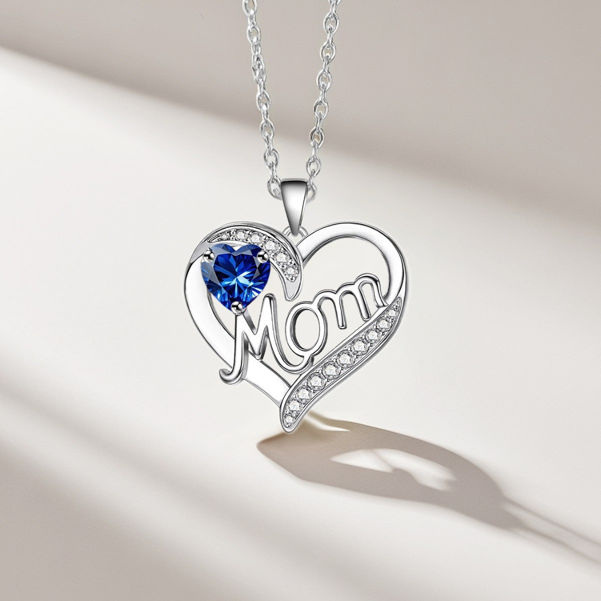 Wholesale Mother's Day gift heart-shaped letter ' MoM'  necklace jewelry