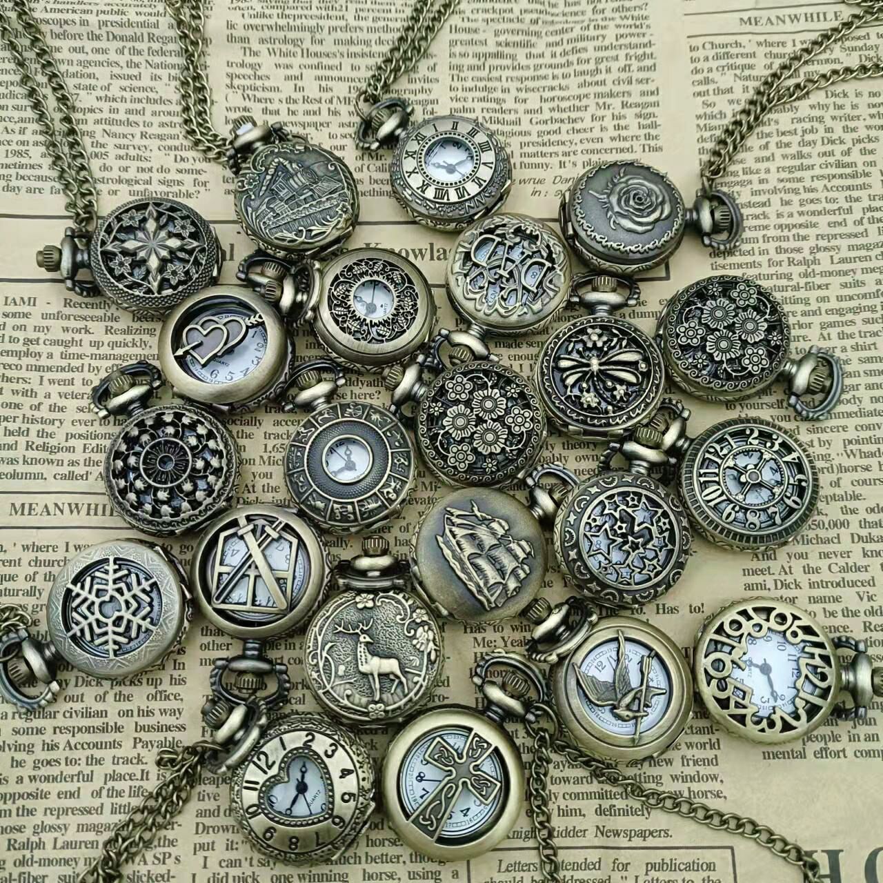Wholesale Vintage small quartz heart-shaped hollow gear pocket watch