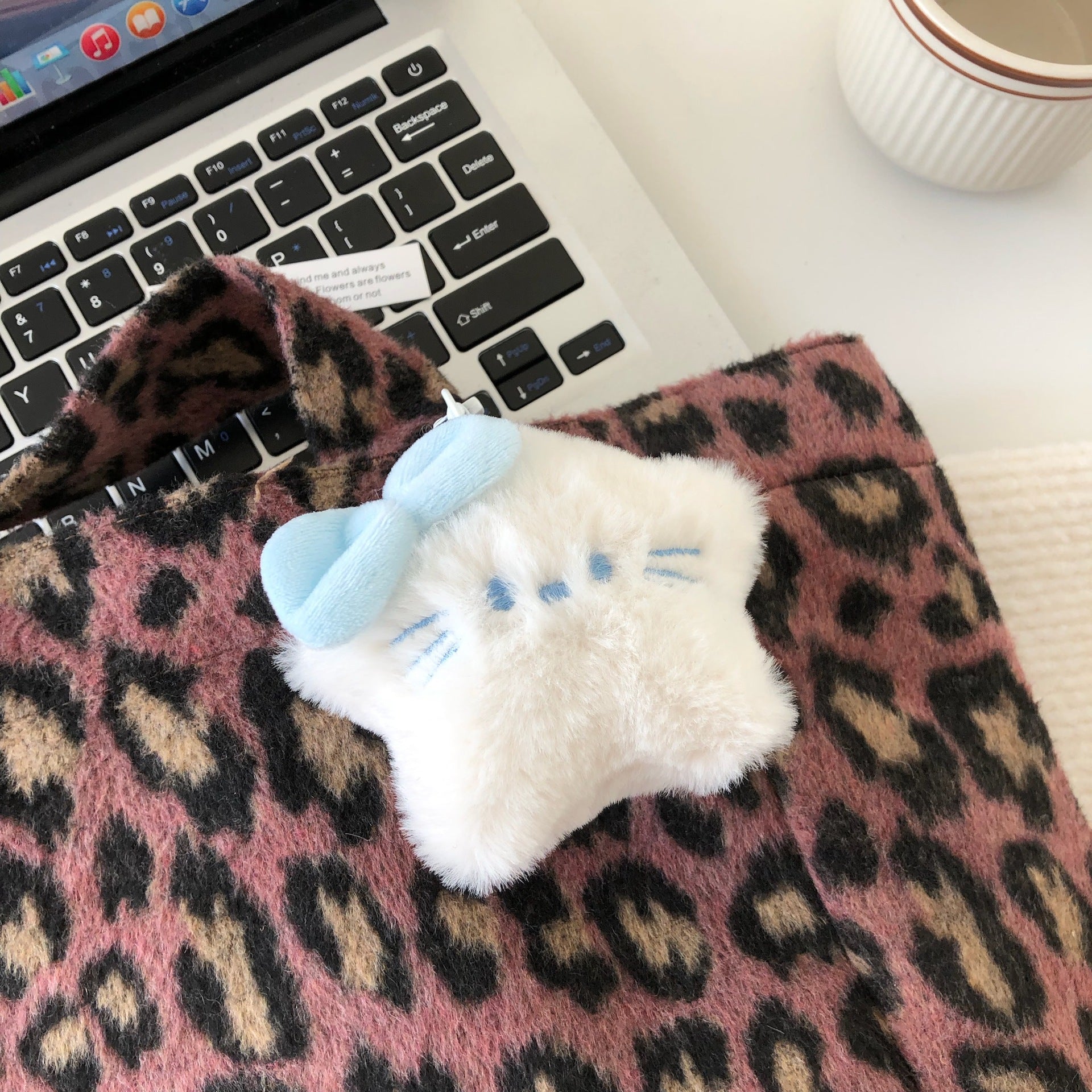 Wholesale Blue plush star cat doll pendant