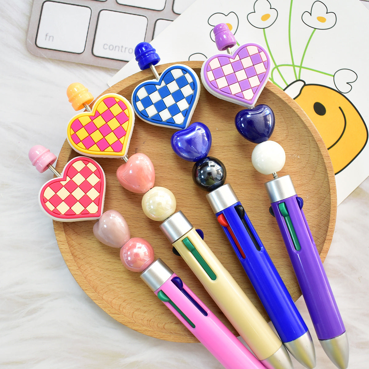 Wholesale  Random 100pcs love series student stationery ballpoint pen handmade beaded