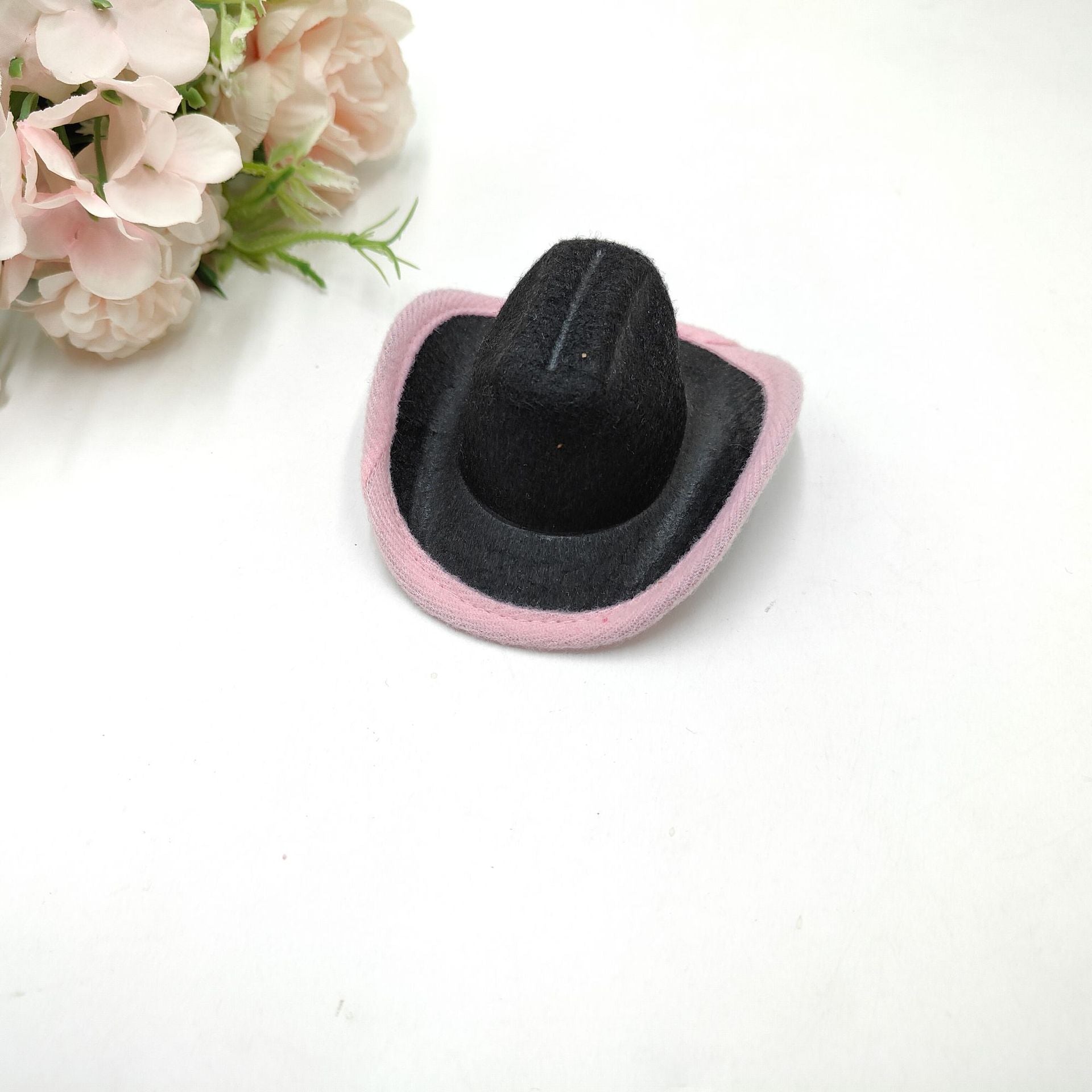 Wholesale Mini white wine bottle hat doll accessories