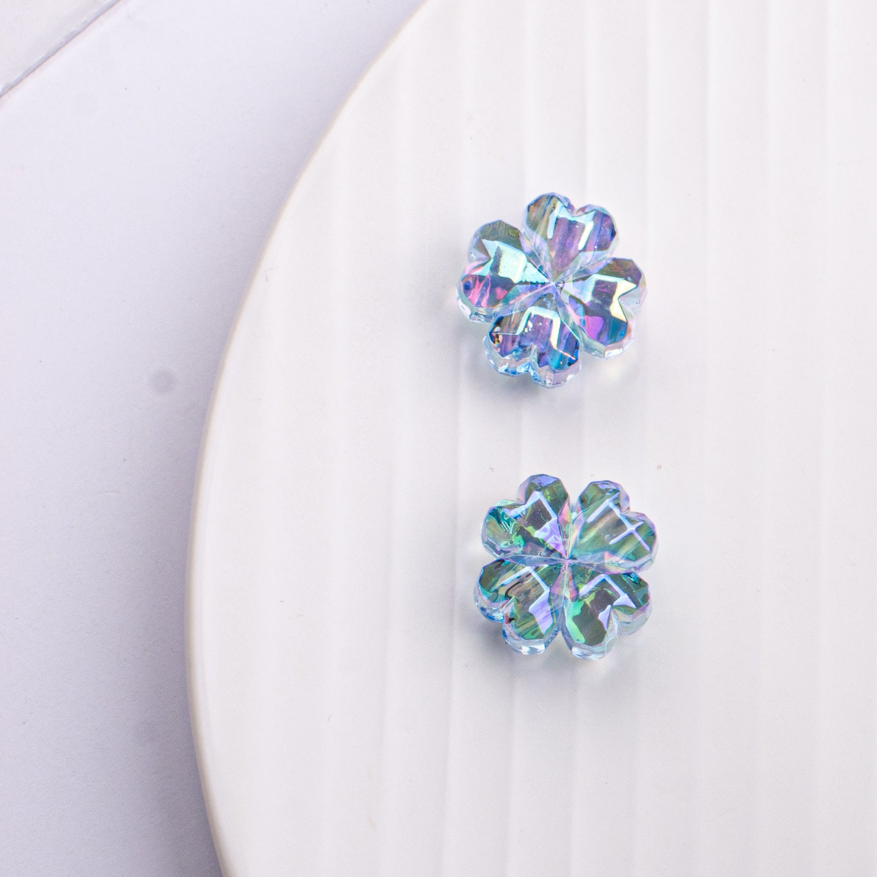 Wholesale 10PCS Beaded Accessories Four-leaf Clover Straight Hole Acrylic Small Loose Beads