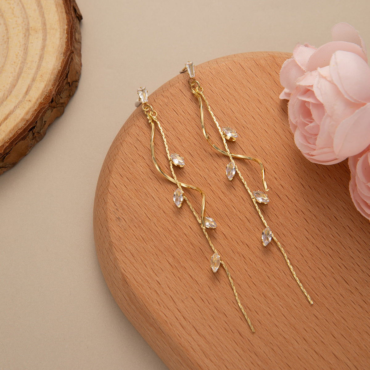 Wholesale Summer style long earrings leaf tassel earrings