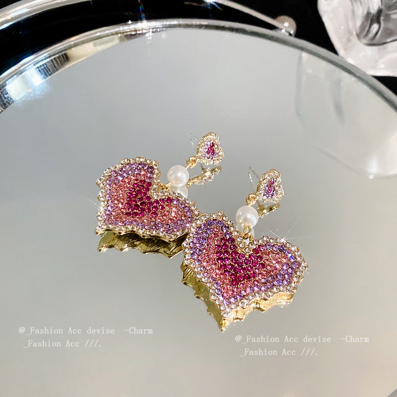 Pendientes de aleación de corazón de corazón de diamante con aguja plateada al por mayor 925