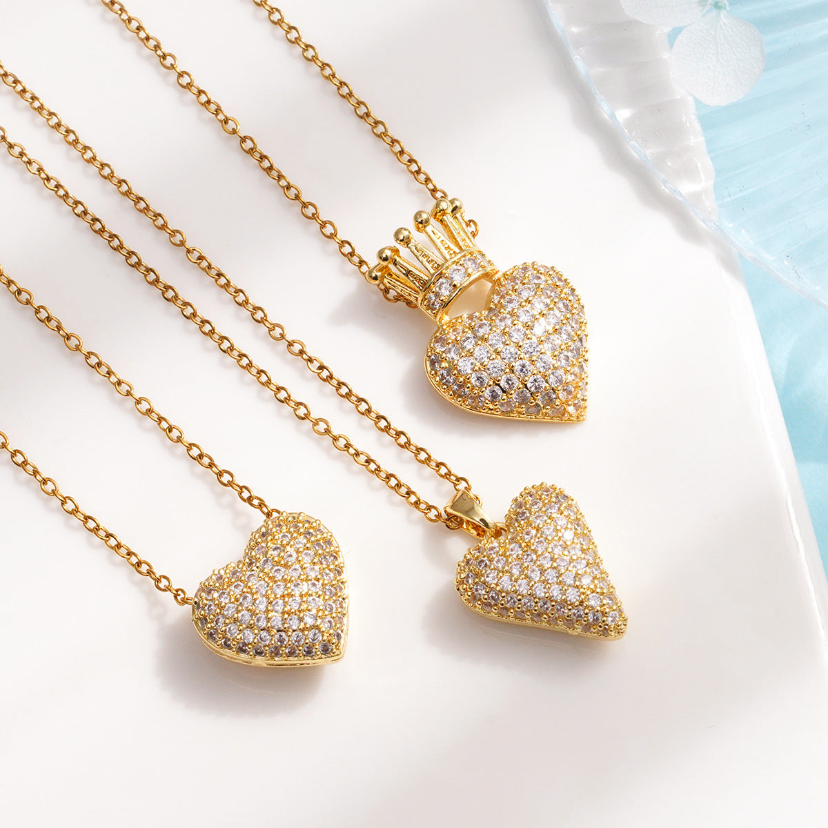 Wholesale Love Crown Necklace Pendant Personalized  Accessories