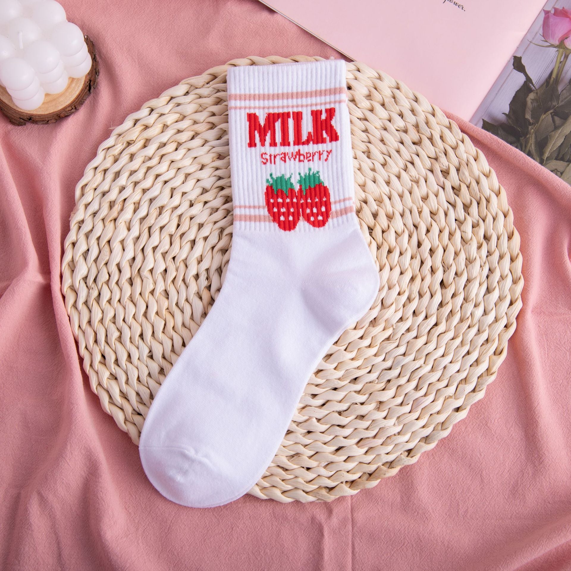 Wholesale Pink Strawberry Is Versatile and Wears Mid-socks Over The Collegiate Style