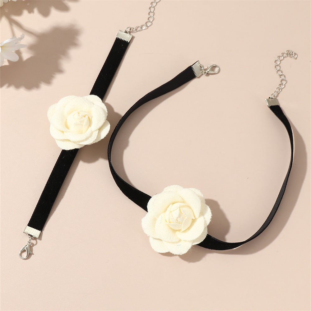 Wholesale Retro -style rose necklace and bracelet set