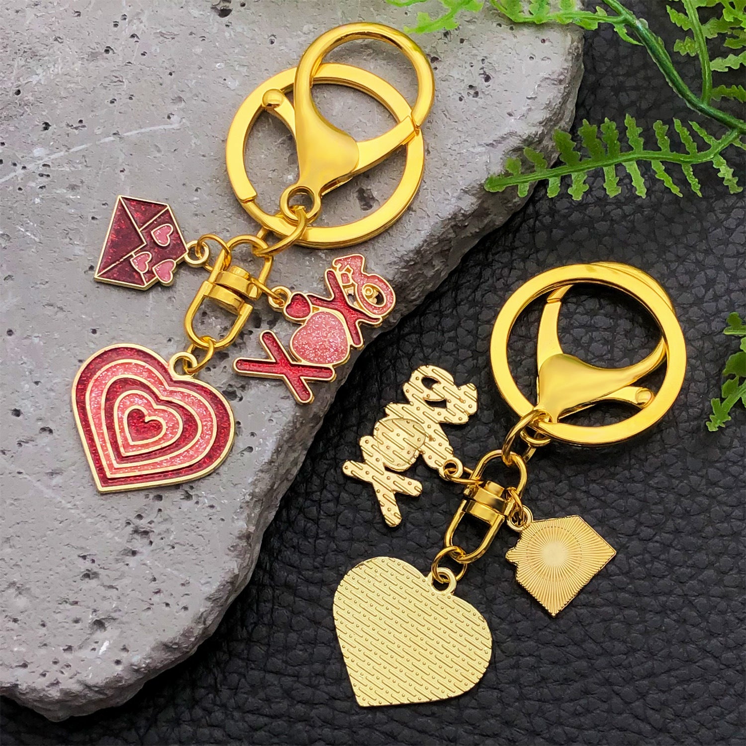 Wholesale  Valentine' s Day Oil Dripping Red Sprinkled Gold  Keychain