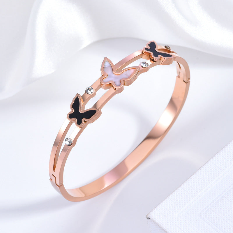 Wholesale Black and White Shell Butterfly Buckle Bracelet Gold Plated Diamond Non-fading Titanium Steel Bracelet