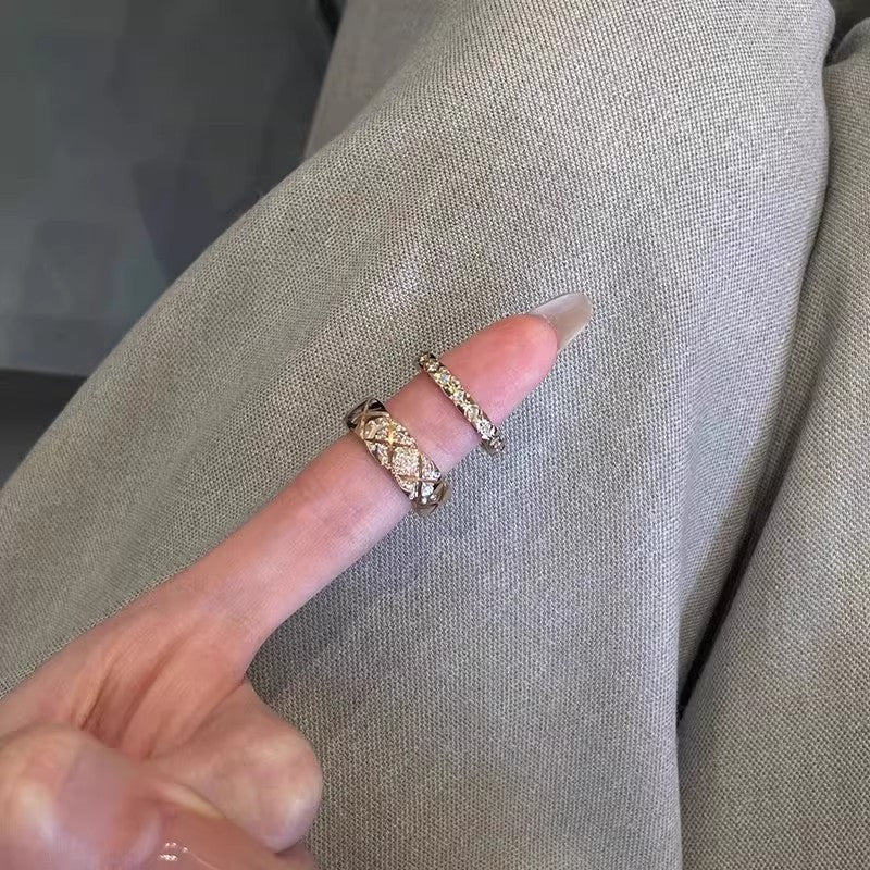 Wholesale Lingge sparkling diamond wide face micro inlaid zircon ring