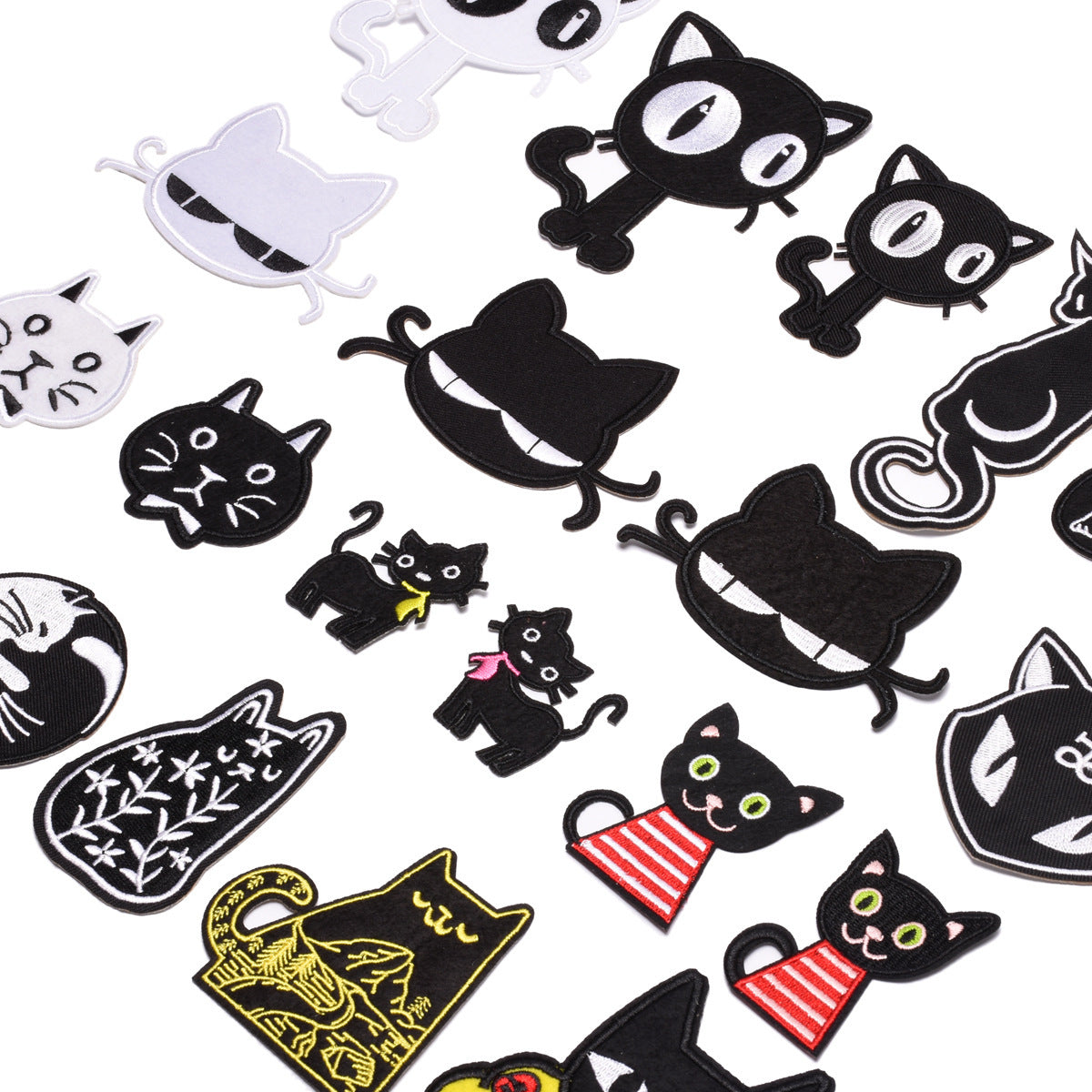 Wholesale Chic Cartoon Cat Embroidered Patches Iron On Appliques For Kids Clothing