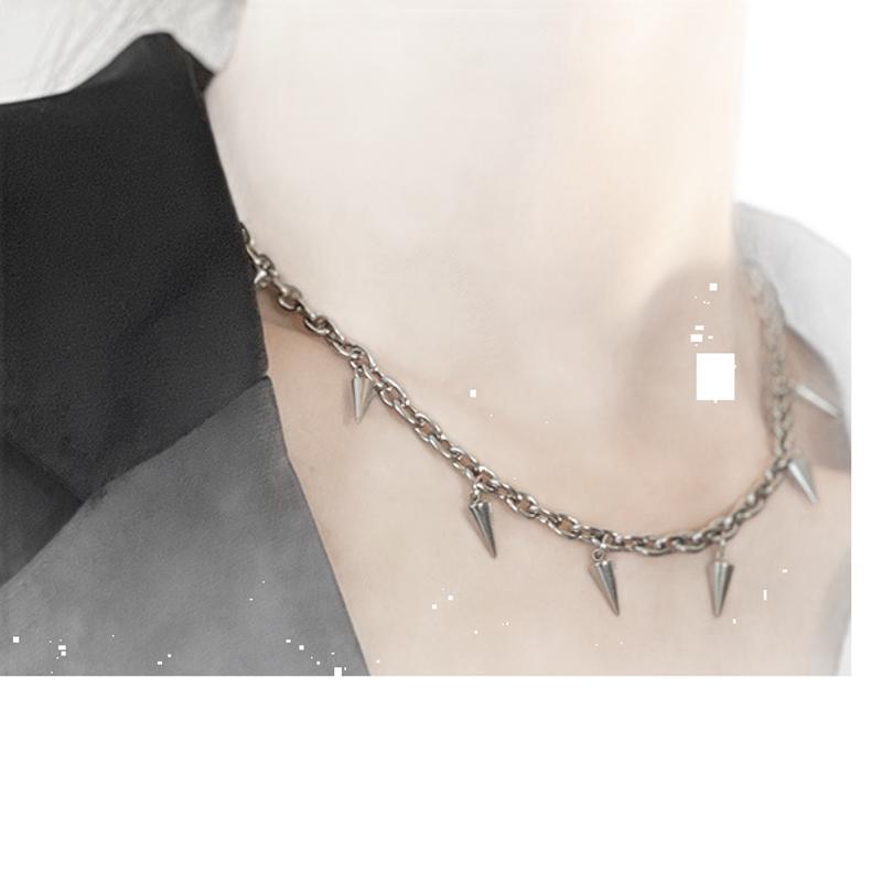 Wholesale Rivet hip-hop punk clavicle chain