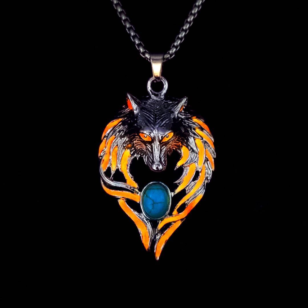 Wholesale Dark Glowing Wolf Totem Necklace with a Wolf Head