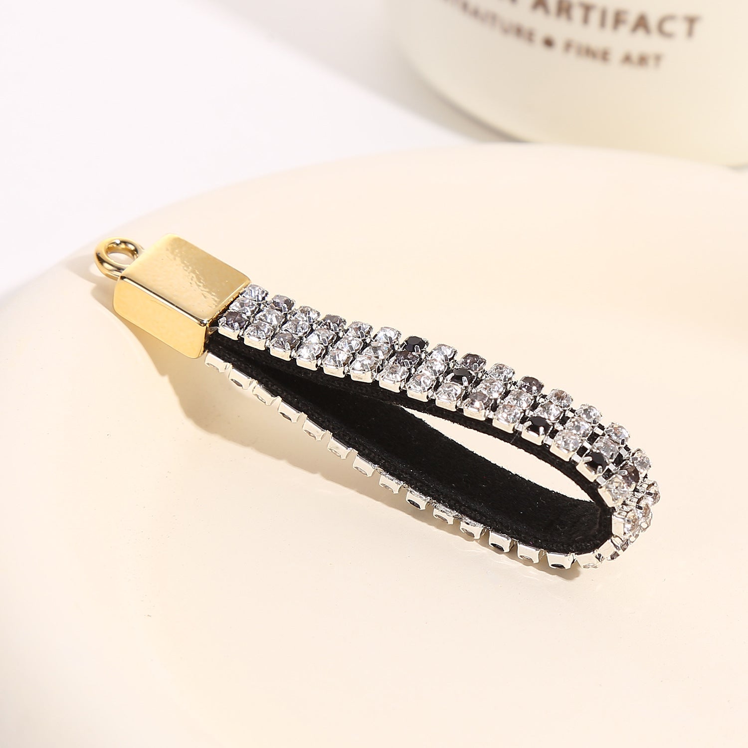 Wholesale Diamond-encrusted Keychain Accessories Diamond-encrusted Leather Rope Buckle Bag Accessories Fashion Exquisite Car Key Pendant