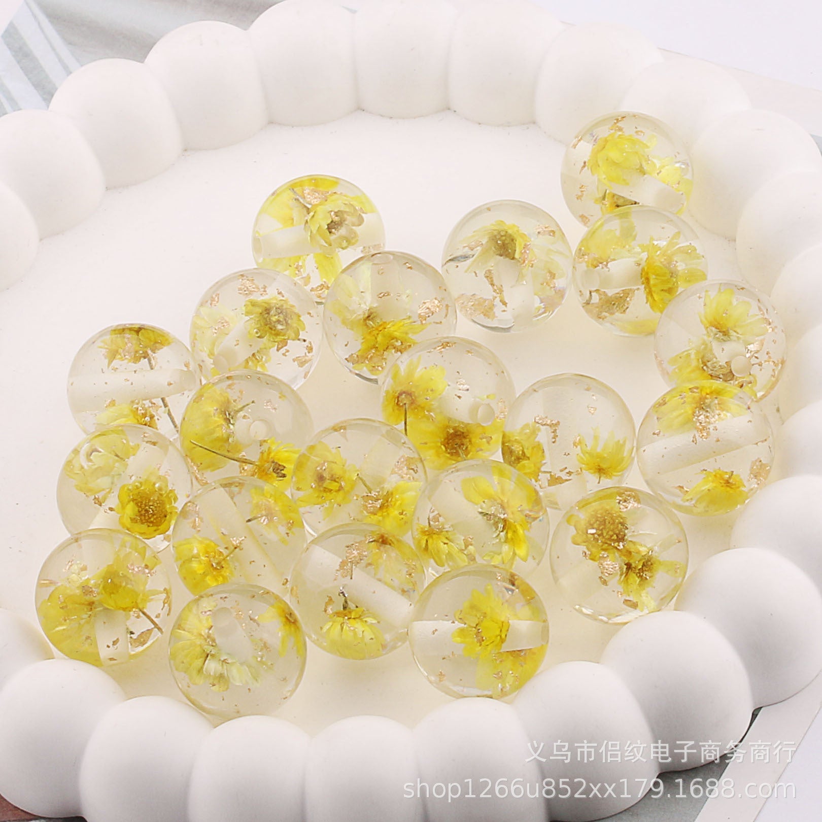 Wholesale 20PCS 16mm Colorful Transparent Resin Gold Foil Straight Hole Balls