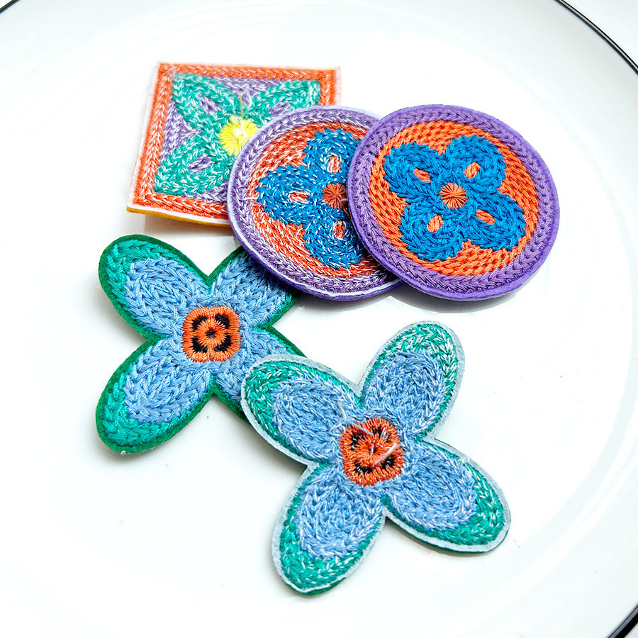 Wholesale Embroidered Floral Felt Applique Patches Decorative DIY Sew On Embellishments For Bags Dresses Towels Crafts