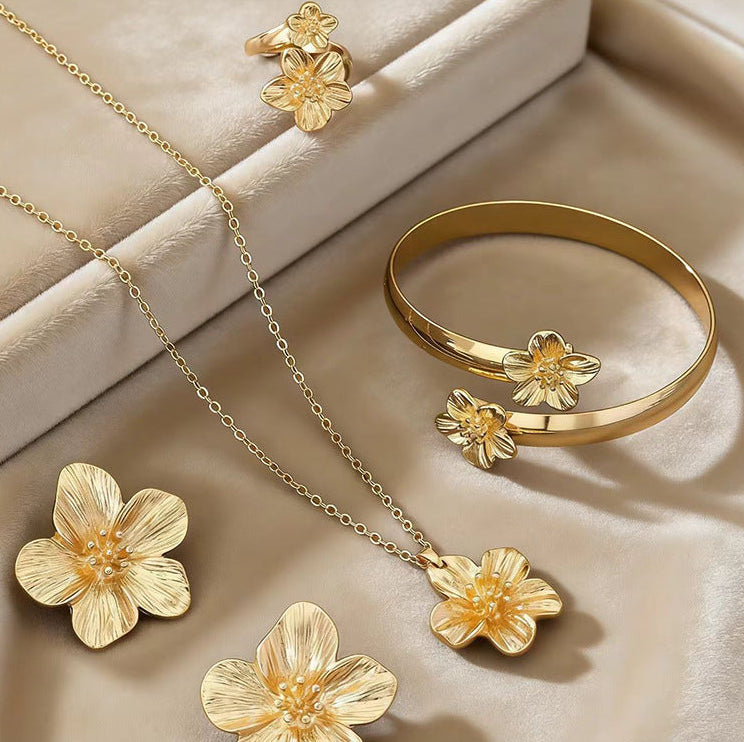 Wholesale gold flower necklace and earring set niche design floral necklace