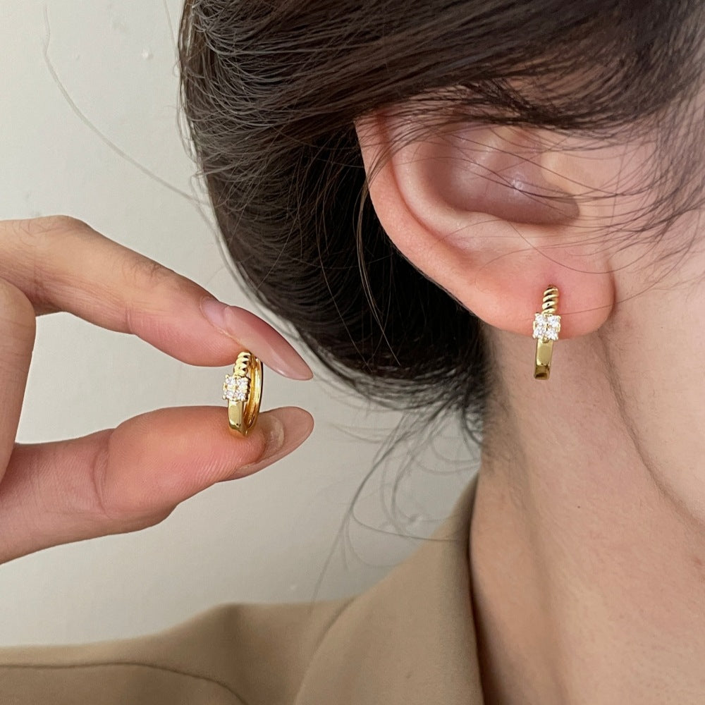 Wholesale Diamond-studded geometric twist earrings,  unique and elegant women' s ear cuffs
