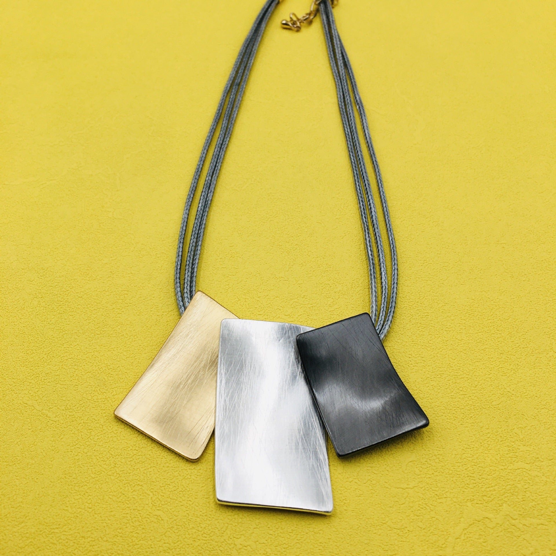 Wholesale Autumn and Winter Alloy Exaggerated Necklaces