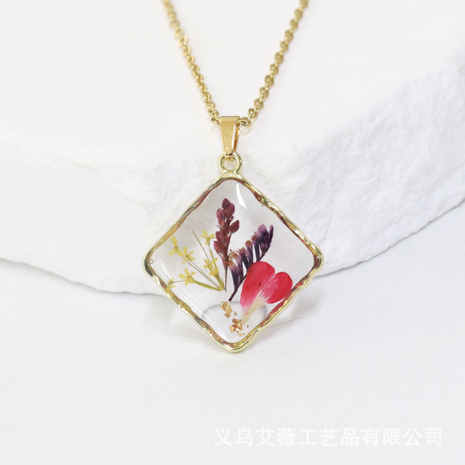 Wholesale 6pcs Natural Plant Specimen Real Flower Resin Dripping Glue Necklace