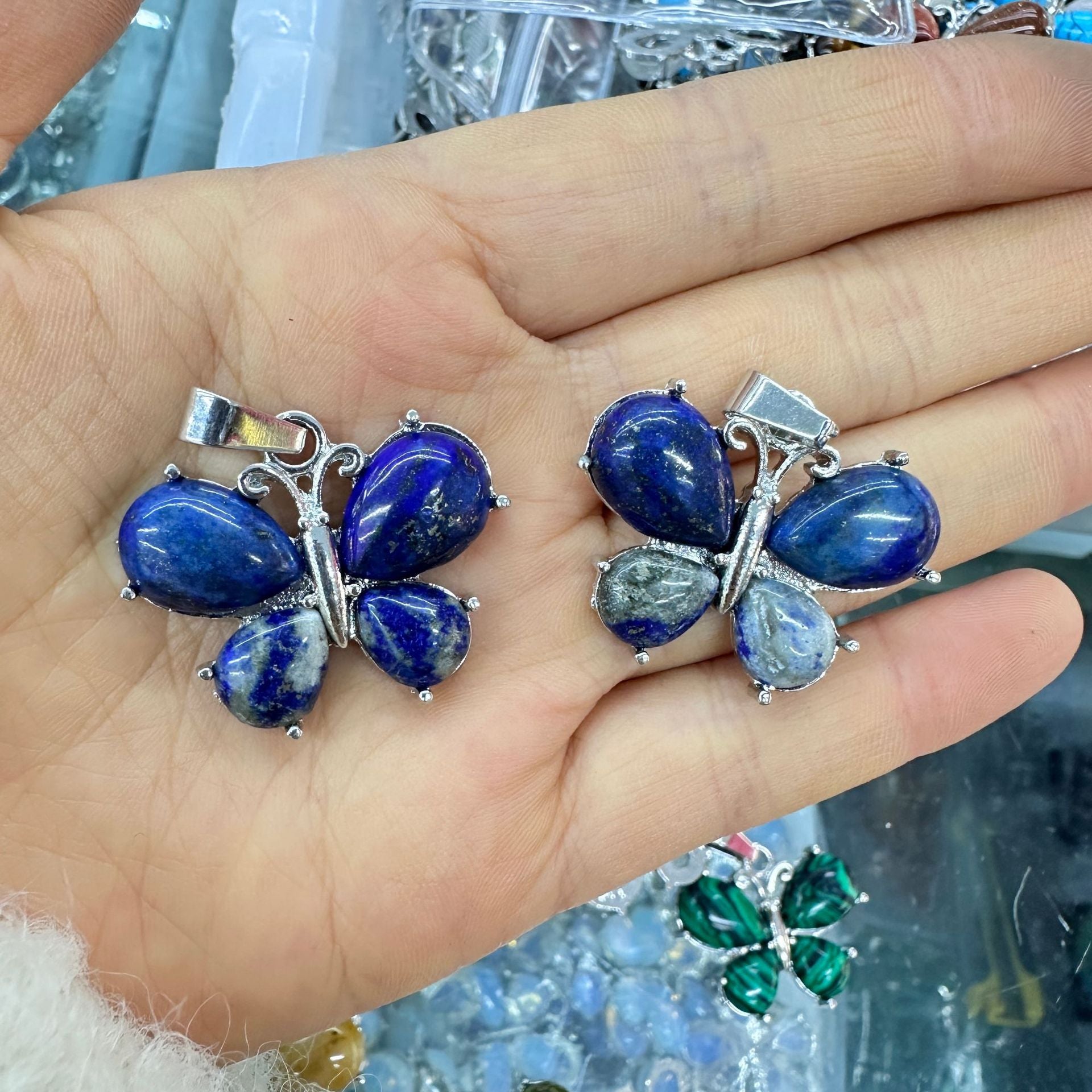 Wholesale Crystal Butterfly Pendant Amethyst Tiger Eye Natural Stone  Necklace