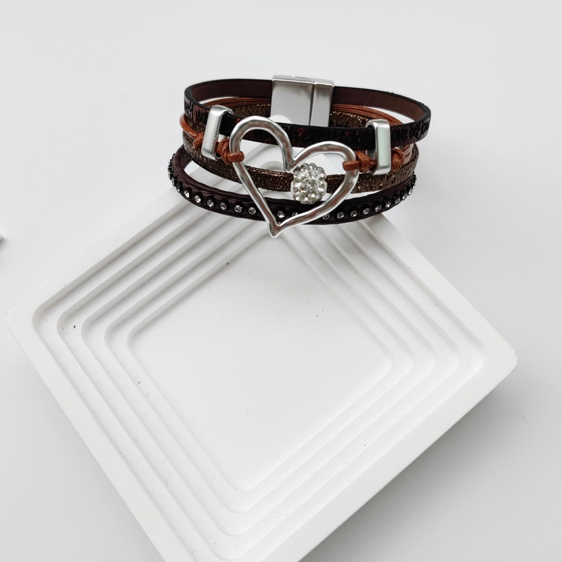 Wholesale Fashion Hollow Heart Leather Diamond Magnetic Buckle Retro Multi-layer Bracelet