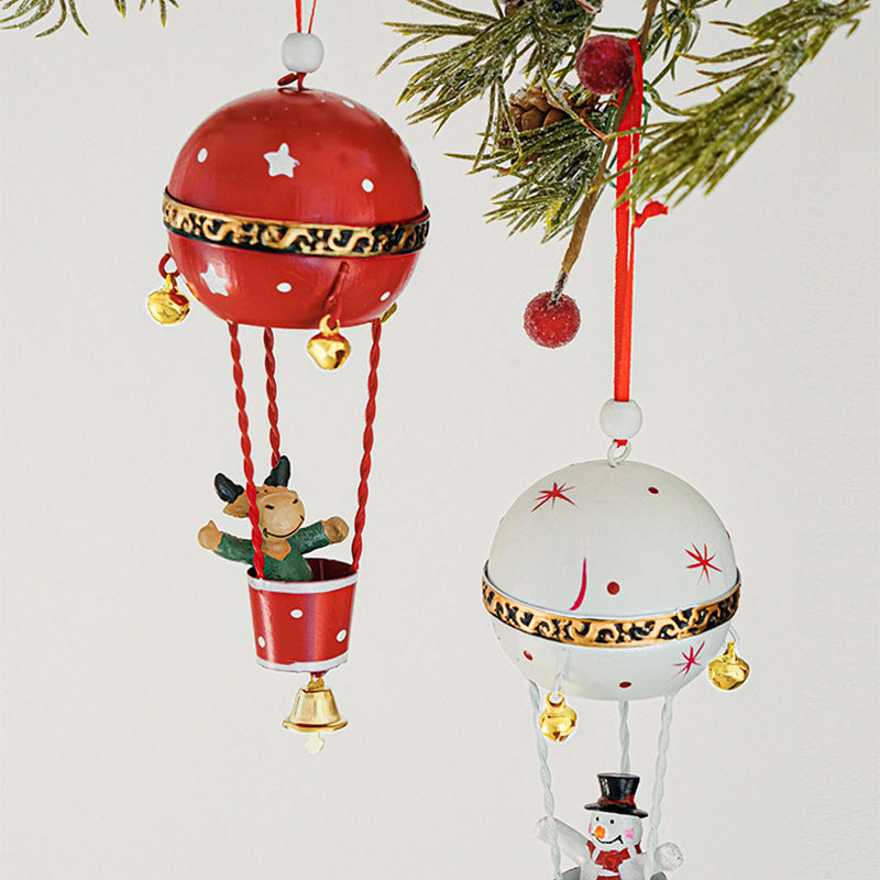 Wholesale Christmas Iron Painted Hot Air Balloon Elk Snowman Santa Claus Pendant
