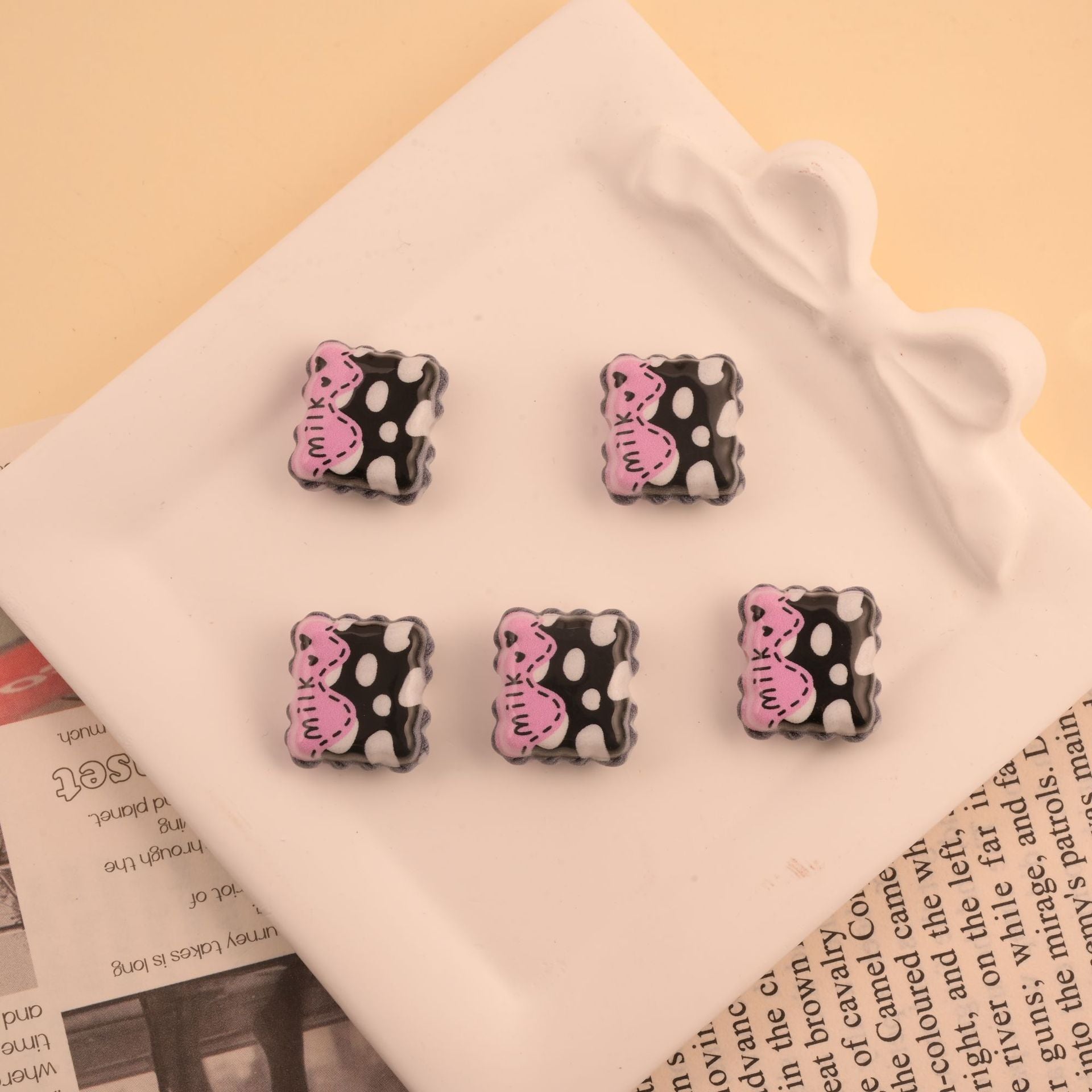 Wholesale 10pcs Acrylic Cartoon Heart Butterfly Beaded Black DIY Beadable Accessories OLY Exclusive