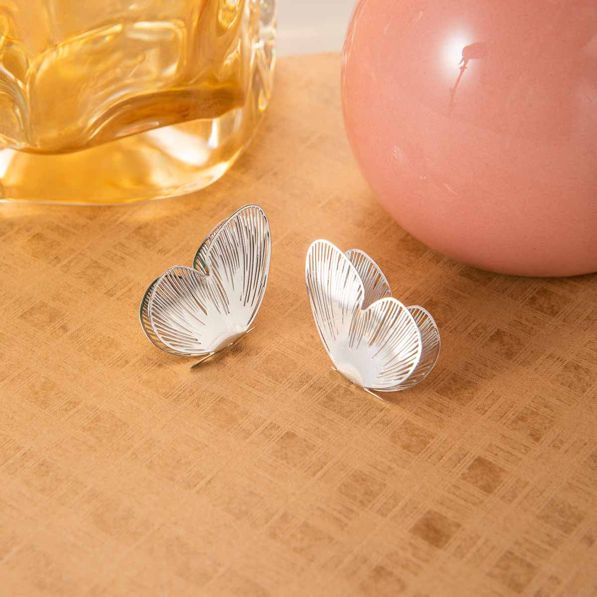 Wholesale Retro high-end ear needle hollow butterfly earrings