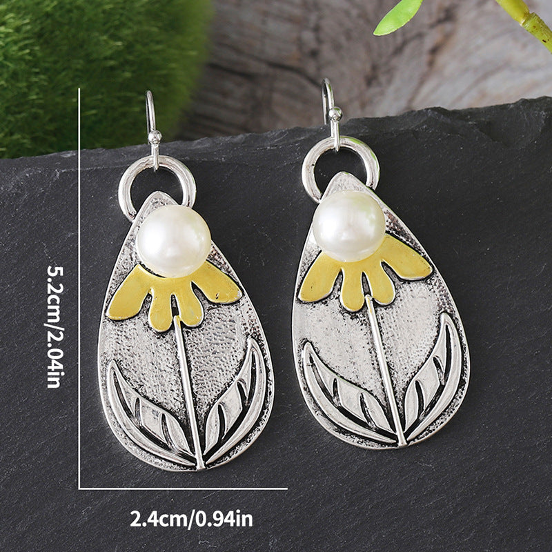 Wholesale Distressed Teardrop-shaped Three-dimensional Lace Leaf Earrings