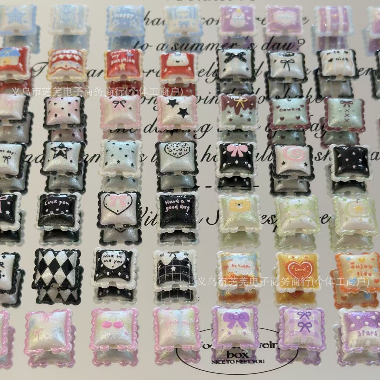 Wholesale 10pcs small pillow with embossed lace acrylic beads