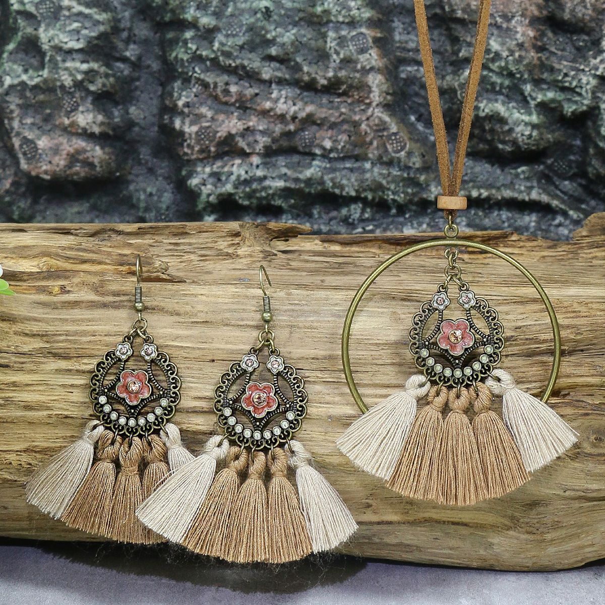 Wholesale Palace Vintage Tassel Earrings Necklace