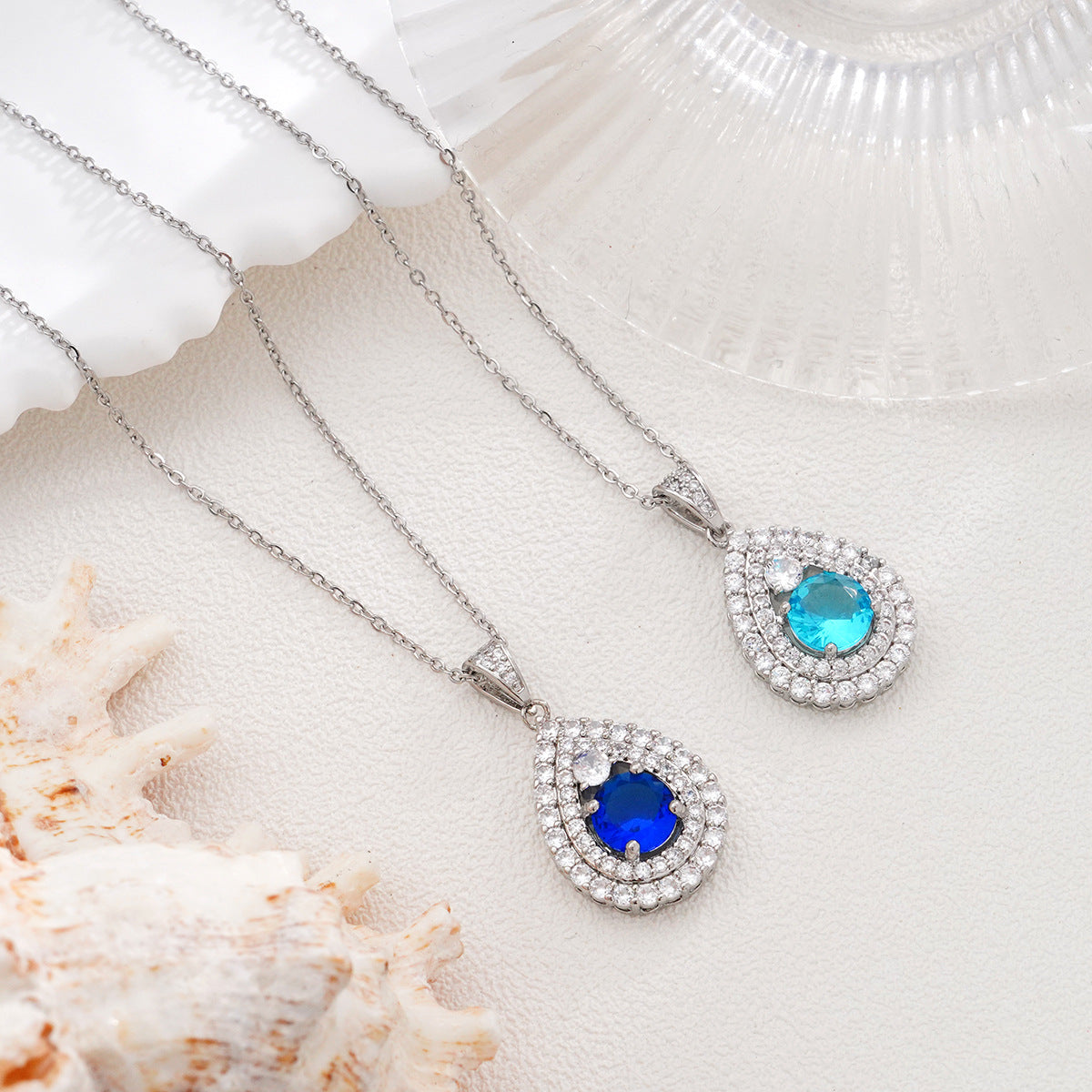 Wholesale Women' s Necklace Love Fresh Simple Clavicle Chain Pendant