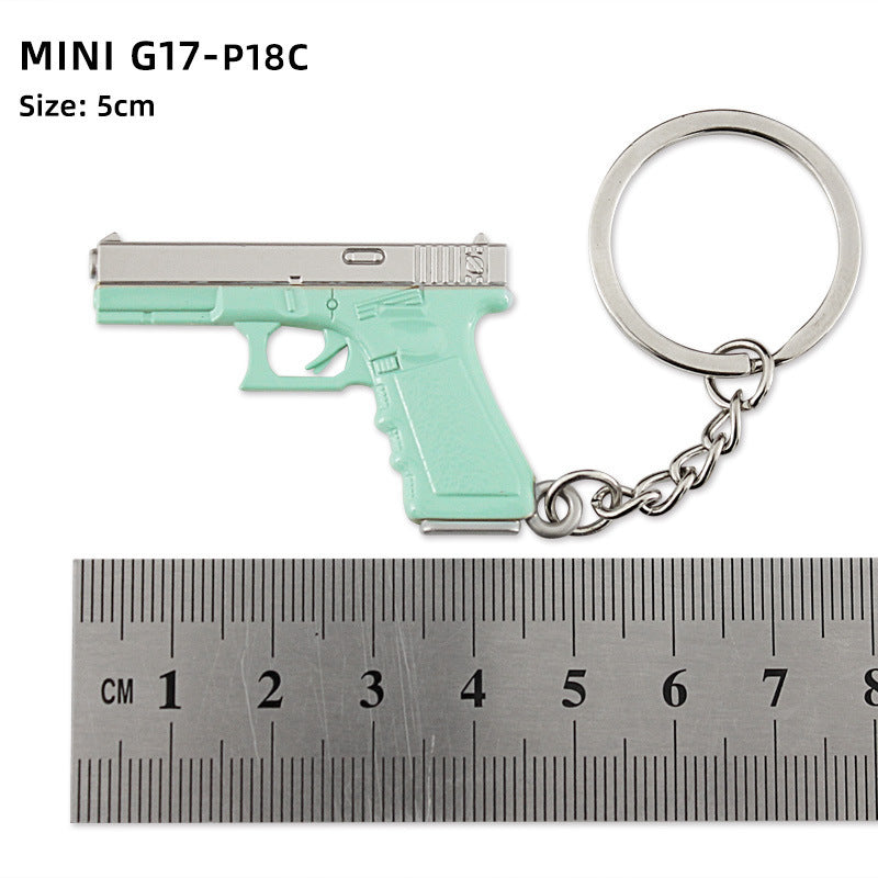 Wholesale Mini Metal Gun Model Keychain P90 S686 Dp-28 Alloy Pendant Small Decorative Toy Office Culture Metal Crafts