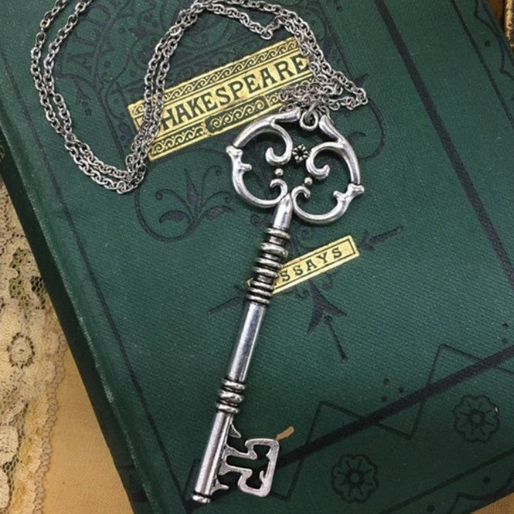 Wholesale Gothic silver skull key necklace