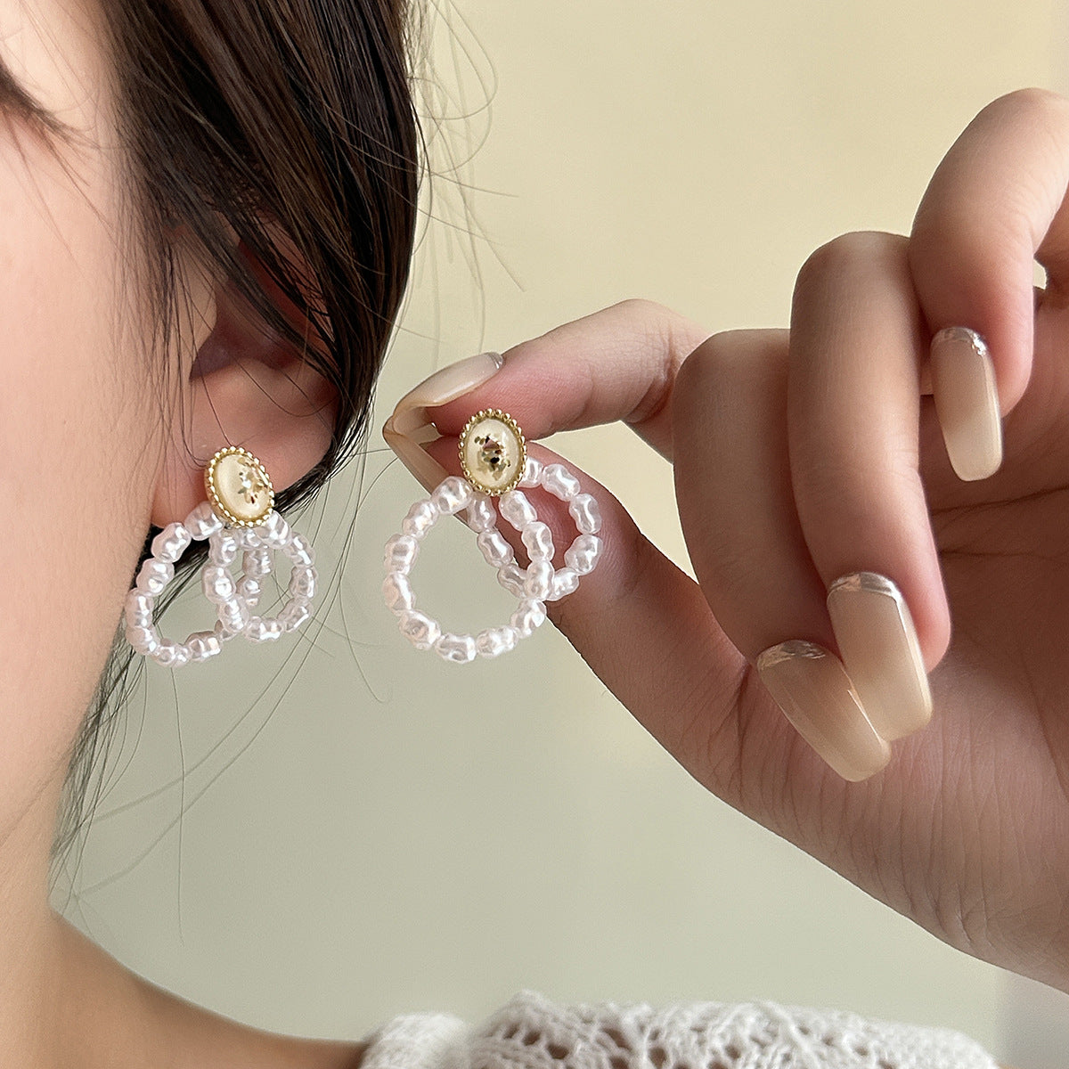 Wholesale Small fresh three-dimensional flower earrings