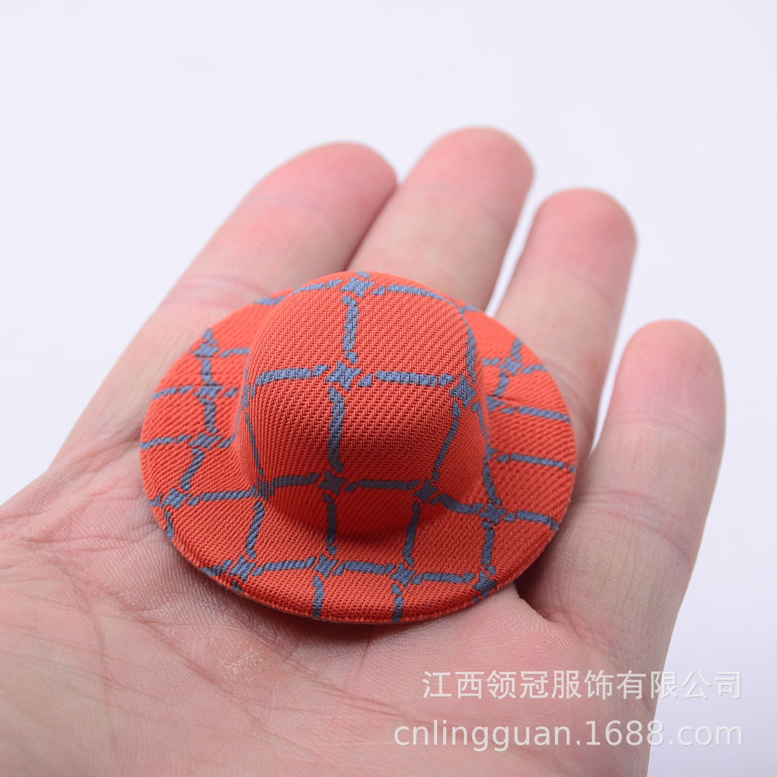 Wholesale Mobile phone pendant perfume holder hat ornaments doll accessories diy hand-made Meng Qiqi hat vintage printing 5.8CM