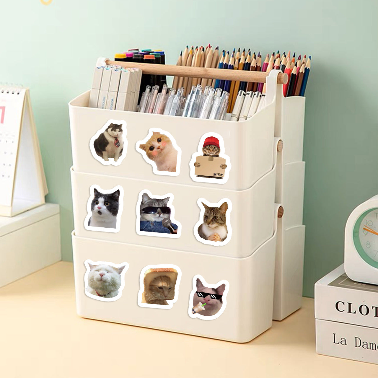 Wholesale 500 sheets/ roll of adhesive tape with cat expressions Waterproof Vinyl Stickers