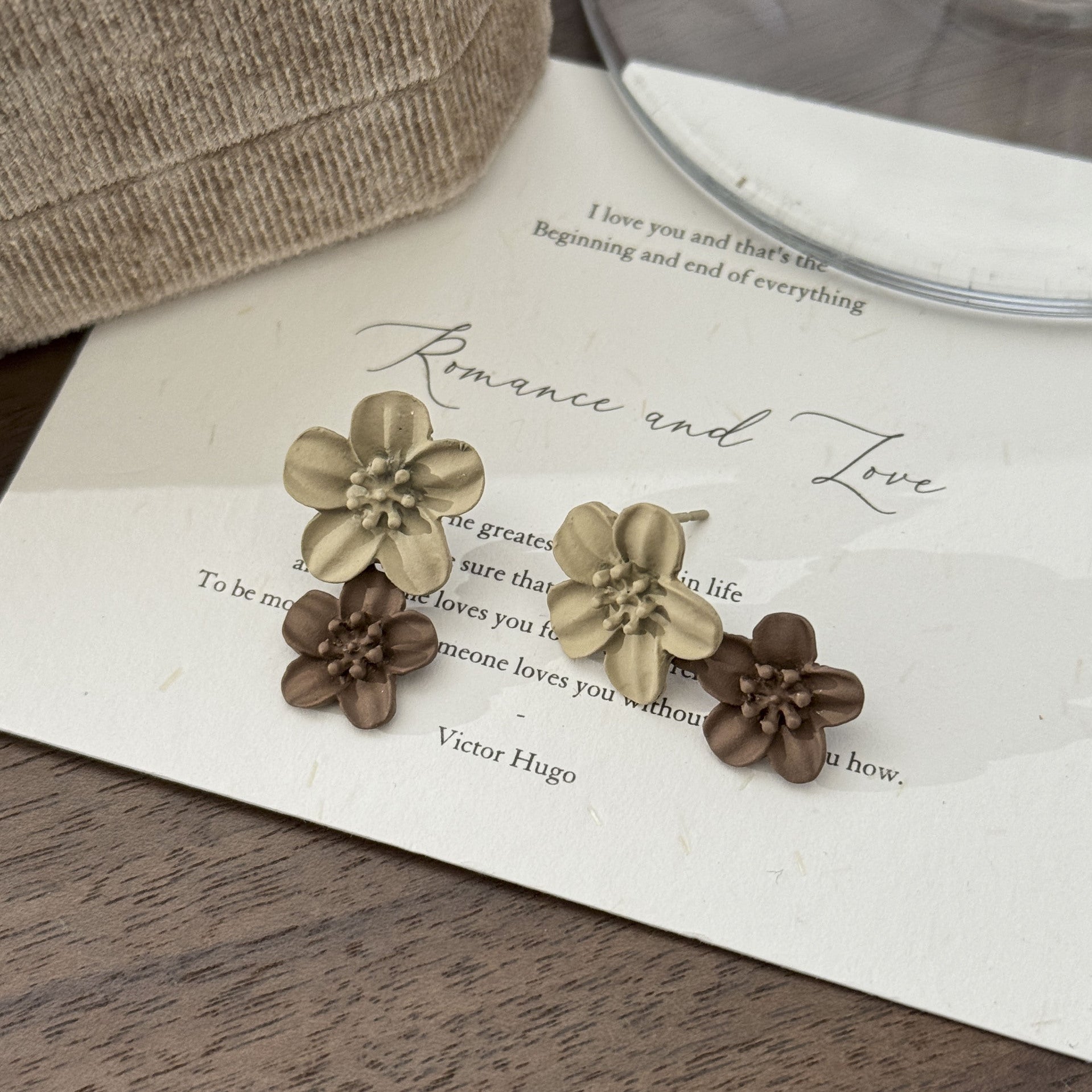 Wholesale Zinc Alloy Electroplated Flower Earrings Khaki Spray Paint Korean Minimalist Everyday Jewelry Accessory For Women