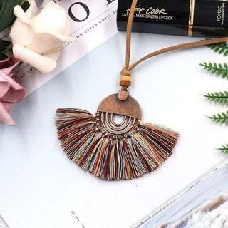 Wholesale Popular Handmade Scalloped Tassel Clavicle Chain