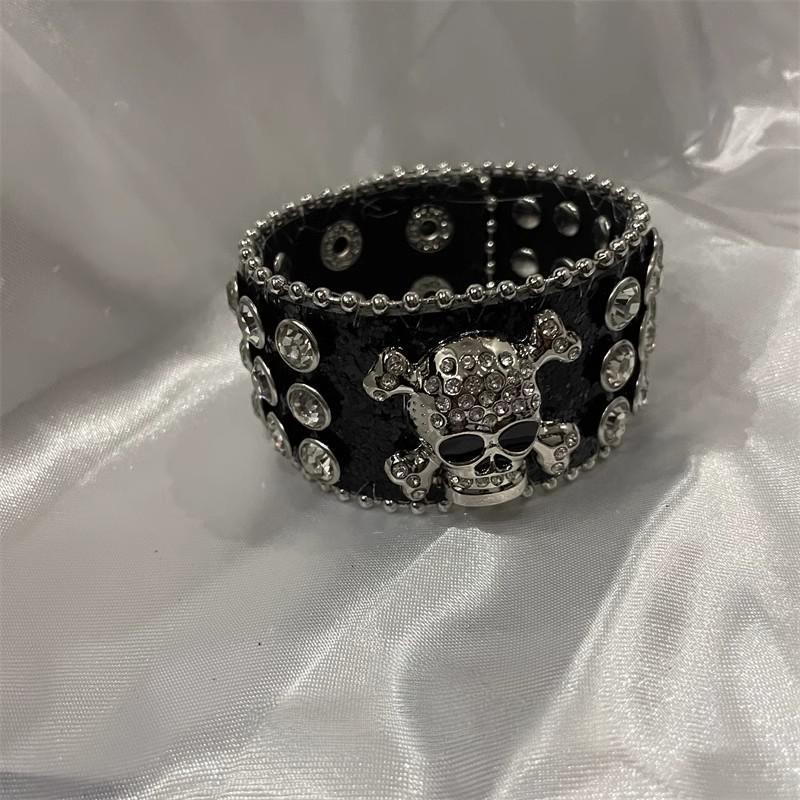 Wholesale Cross punk rhinestone leather willow nail bracelet