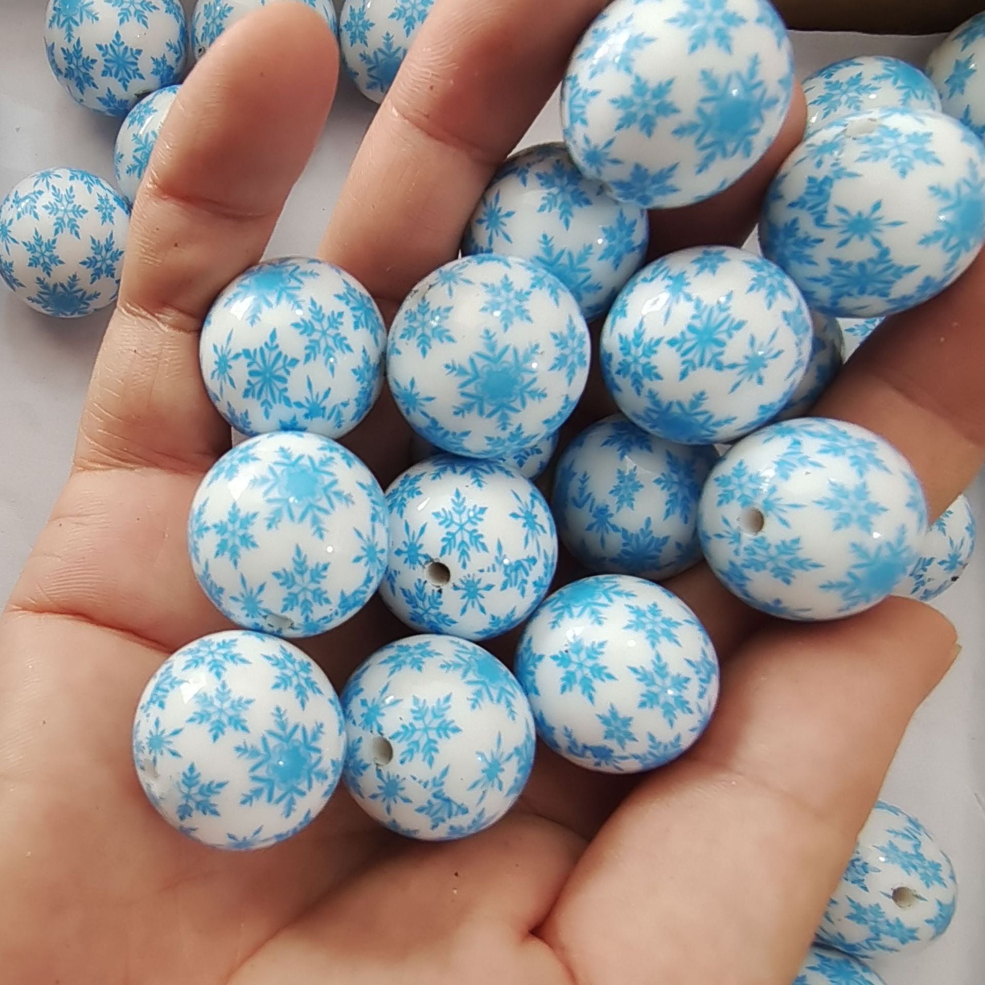 Wholesale 5pcs 20MM Acrylic Blue Snowflake Pattern Printed Beads